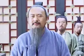 鲁国祭祀，国君赏赐大臣肉食，孔子未得半块大怒，直接弃城离国！