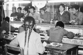 1980年，一妇女拿3斤黄金换钱引怀疑，报警后，牵出19年前的大案图片