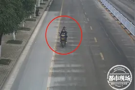 胆真大！3名小学生驾驶摩托车上路，交警一查还是报废车图片