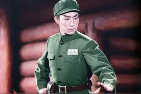 宋玉庆《奇袭白虎团》严伟才，样板戏明星美国唱打败美帝野心狼图片