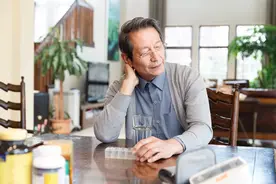 疲劳，腹胀，盗汗，消瘦……中老年人小心这种血液恶性肿瘤图片