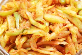 农村榨菜腌制做法，只需简单3步，7天就能吃，放一年也不会坏视频封面