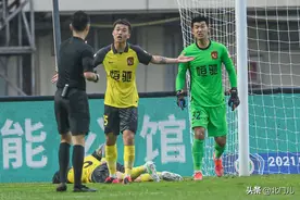 恒大遭当头一棒：鲁能留下的阴影未消除，主力国脚踢不了图片