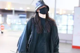 30+的女人，秋冬多尝试“运动套装”，造型活力潮流，减龄又洋气图片