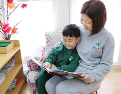 孩子的童年需要经典的寓言故事来充实，这会对他们的人生有启发