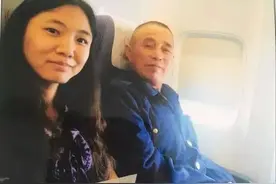 24年养育怎能忘？面对亲生父母登门认亲，女博士放弃富贵守护养父图片