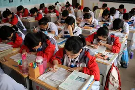 父母拼了命把孩子推入名校，北大清华毕业的学生却大多进了体制图片