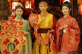 190高的“姐弟恋专业户”贾宝玉又分手，4任前女友过得咋样了图片