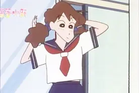 妈妈穿着高中制服，还碰到了正在家庭访问的园长视频封面