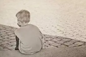 儿童性格心理学专家：喜爱这个颜色的孩子，内心大多都缺乏安全感图片