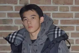“球星二代”李嗣镕帅出圈，解决痘痘、毛孔打造清爽感图片