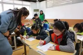 中小学课后服务定了，秋季将推行5+2模式，老师或成“996”一族图片