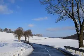 受降雪及路面结冰影响 山西、河南、宁夏境内17条高速22个路段封闭图片
