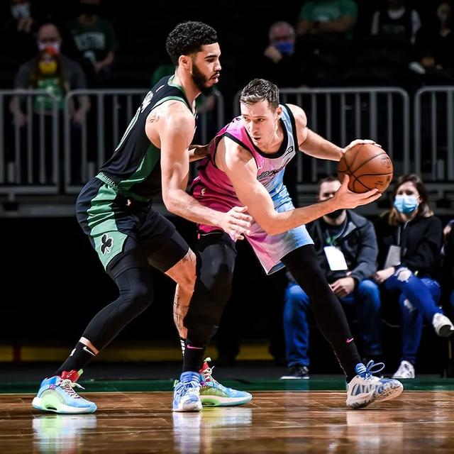 热火终于锁定季后赛！13战10胜就问雄鹿篮网你们怕不怕？