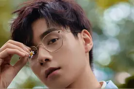 胡一天 帅气文艺写真图片图片