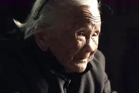 她被迫生下侵华日军的儿子，却被儿子怨恨了一生，99岁心酸离世图片