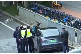 10台“黑网约车”栽了！交警：网约车需三证齐全方能上路运营视频封面