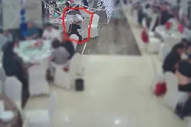 菏泽三人混进婚礼现场骗吃骗喝顺烟酒 被警方行拘图片