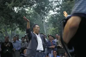 为什么老年人各个精神抖擞，年轻人却无精打采？图片