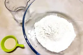 20年经验的美妈手把手教你，怎么用酵母粉发酵馒头？一学就会图片