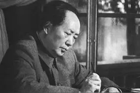 此人本是开国功臣，建国后却向主席伸手要官，主席怒批：永不录用图片