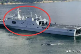 舰体外型采用隐身设计？详谈我国“071”型两栖登陆舰图片