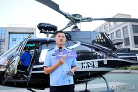 警用直升机巡查 柳州交警带您感受返程高峰图片