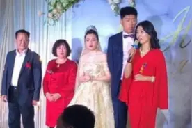 “冻龄婆婆”婚礼上跟儿媳“抢风头”，儿媳翻白眼：到底谁结婚图片