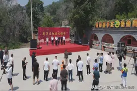 太原：采摘节红杏飘香 要子庄村田园风光图片