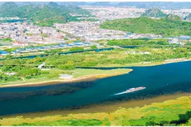 打造一江两区 建设壮美叠彩 奋力谱写桂林打造世界级旅游城市的叠彩篇章——访叠彩区委书记杨玉霜图片