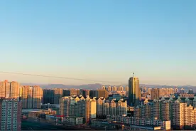 我多想在见你一面，只远远地看着你就足够﻿ ﻿图片
