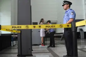 大家过安检的时候会不会暴露隐私？图片