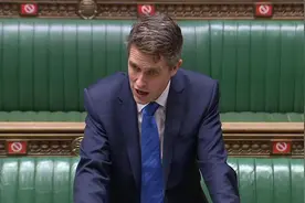 英国教育大臣确认再次取消高考中考图片