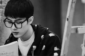 《如梦之梦》首演开启，肖战问观众：你看到我的妻子了吗？图片