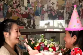 大衣嫂热闹庆生，陈亚男穿万元奢侈品风头盖过妈，婆媳融洽好温馨图片