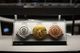 东京奥运｜奥运金牌亮相，队员们，都在为最高荣誉而努力图片
