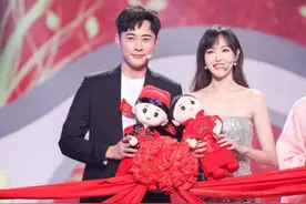 唐嫣生下双胞胎，看了罗晋照顾唐嫣坐月子后的形象，网友很心疼图片