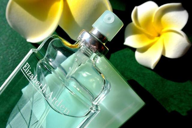 雅顿身体乳里有麝香吗