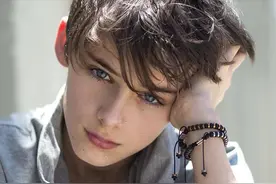 世界最帅男孩！16岁193长腿有腹肌，网友：像年轻小李子图片