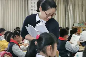 “试卷我撕了，你能把我怎样？”小学生嚣张至极，教师却三缄其口图片