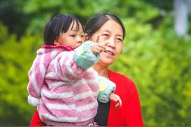 老一辈常说“春捂秋冻”，娃要如何“冻”才行？有些话不靠谱图片