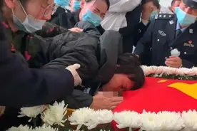 【一线警察】这一吻，太痛了！图片