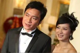 罗嘉良47岁妻子被骂太显老，大方回应：这就是现实，我也挡不住图片