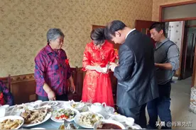 为爱生子：如果我不给他生一个孩子，未来没有人给他养老图片