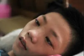 12岁脑癌少年离世前一天的心愿，所有人泪洒现场图片