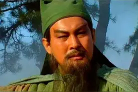 演了关羽就够他吃一辈子，其实还有一个经典角色，只是他自己嫌弃图片
