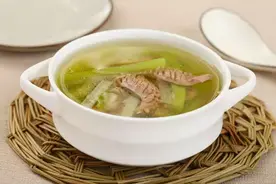 丝瓜银鱼瘦肉汤，最宜初秋解燥热图片