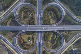 投资200亿，双向八车道，年底开工，又一利民高速扩建来了图片
