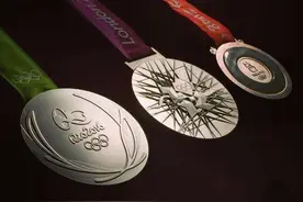 李宗伟晒银牌回顾奥运生涯，重申我尽力了，无愧最爱的羽球运动图片