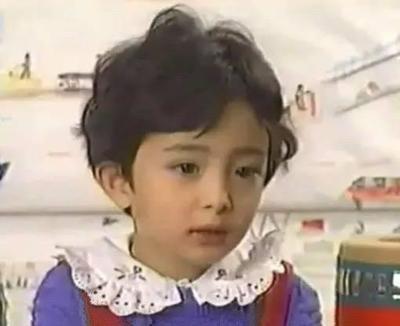 杨幂以前的男朋友是谁啊？（34岁的流量女王杨幂为何不再婚细数被她迷倒的男明星们）